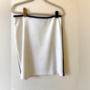 Tommy Hilfiger Skirt Size 10 used good condition